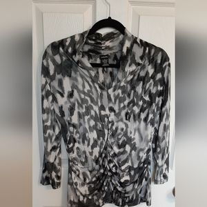 Rafella v-neck top with ruching. Size medium